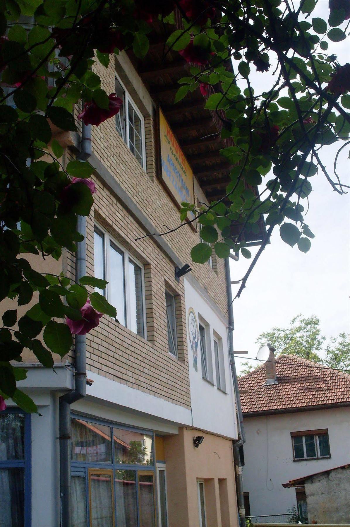 Hostel Gonzo Sarajevo Ngoại thất bức ảnh
