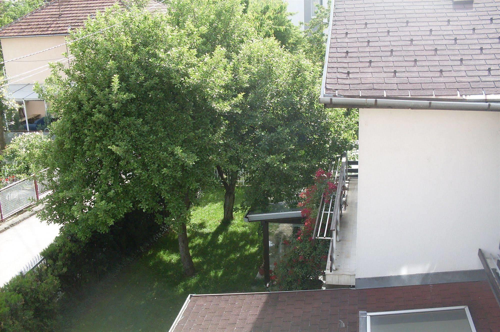 Hostel Gonzo Sarajevo Ngoại thất bức ảnh