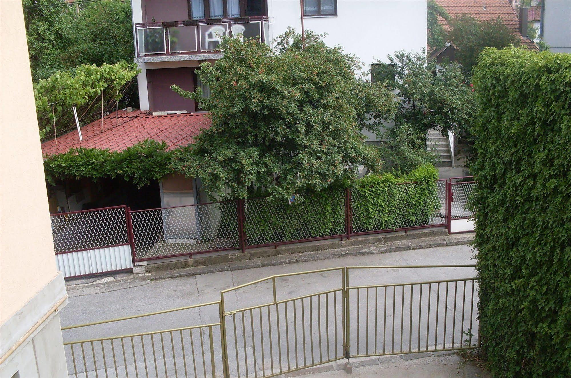 Hostel Gonzo Sarajevo Ngoại thất bức ảnh