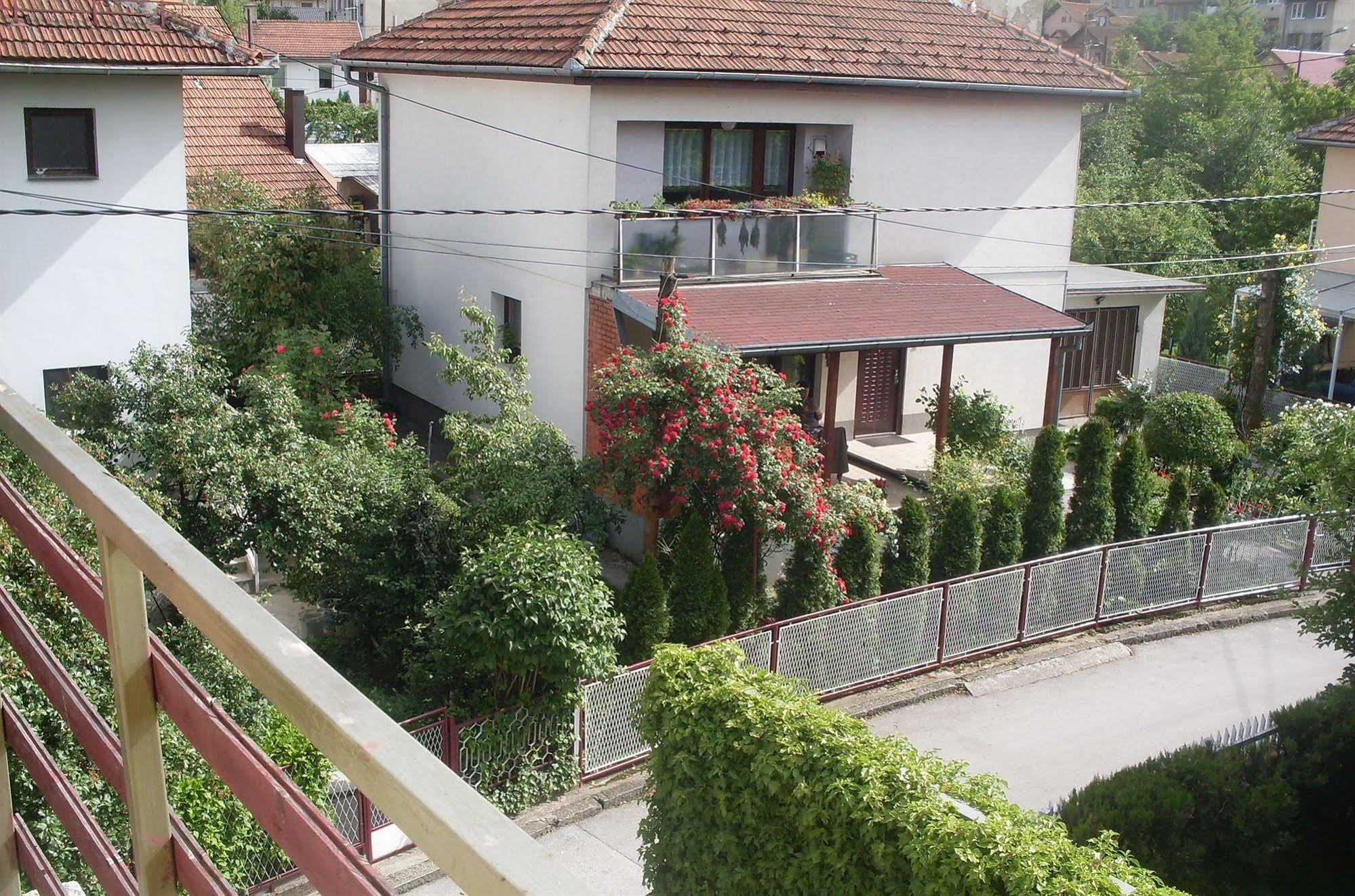 Hostel Gonzo Sarajevo Ngoại thất bức ảnh